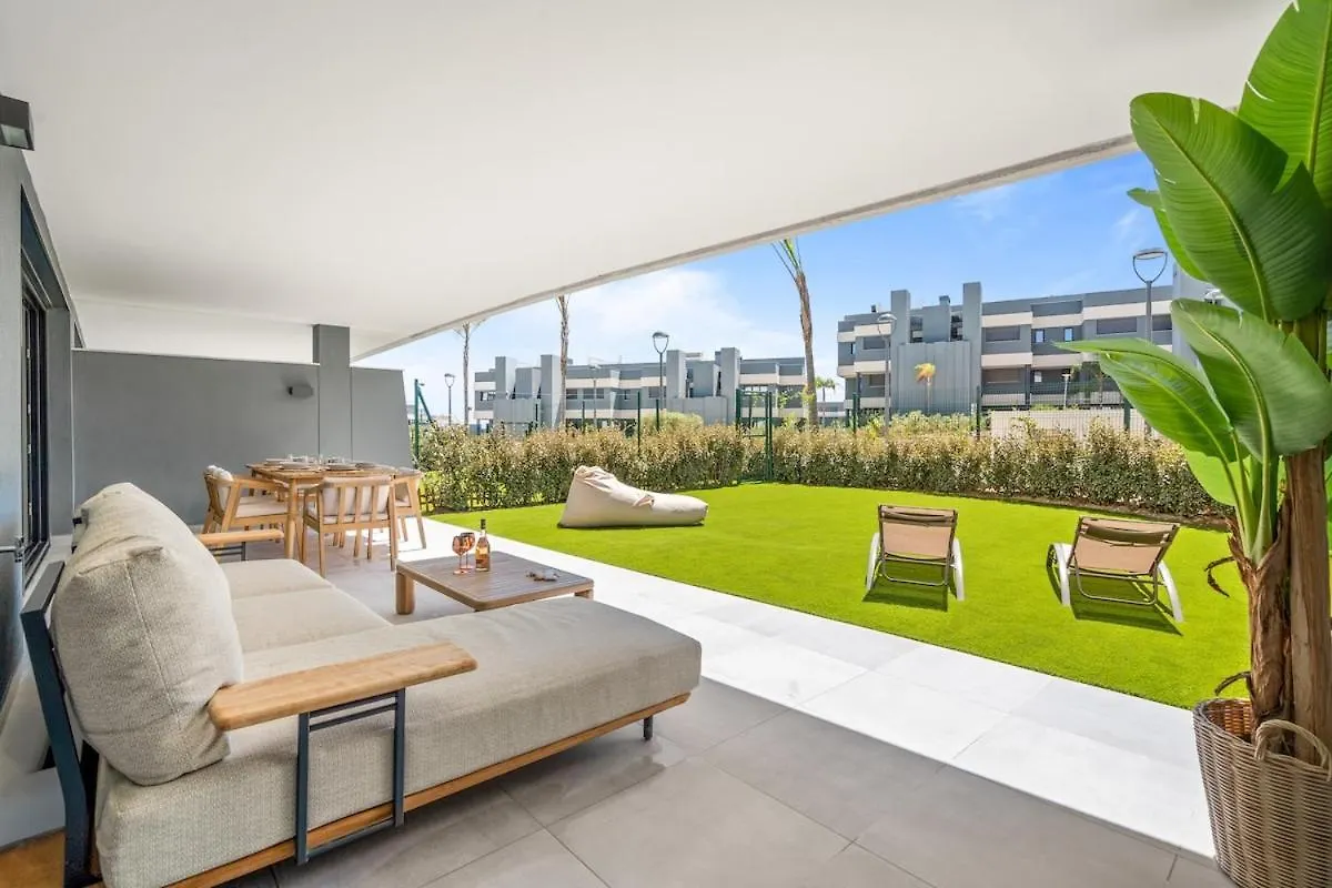 Oasis 325 With Private Garden & Wellnes Apartment Estepona
