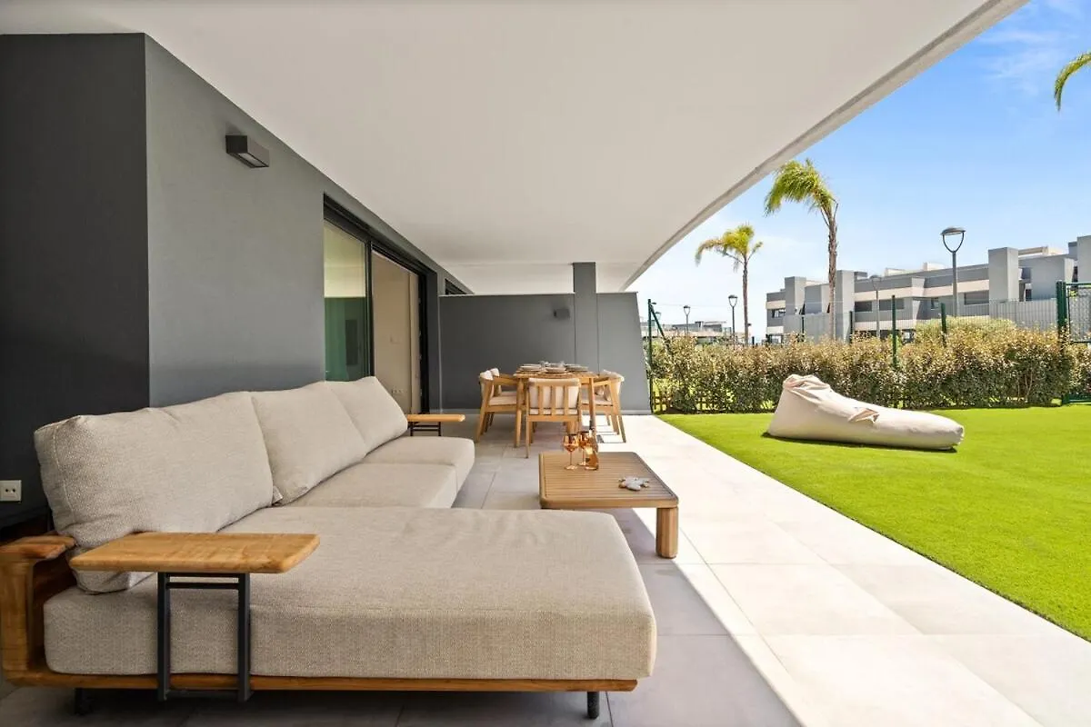 Oasis 325 With Private Garden & Wellnes Apartment Estepona